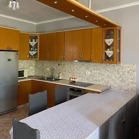 Holiday home Ledi's *